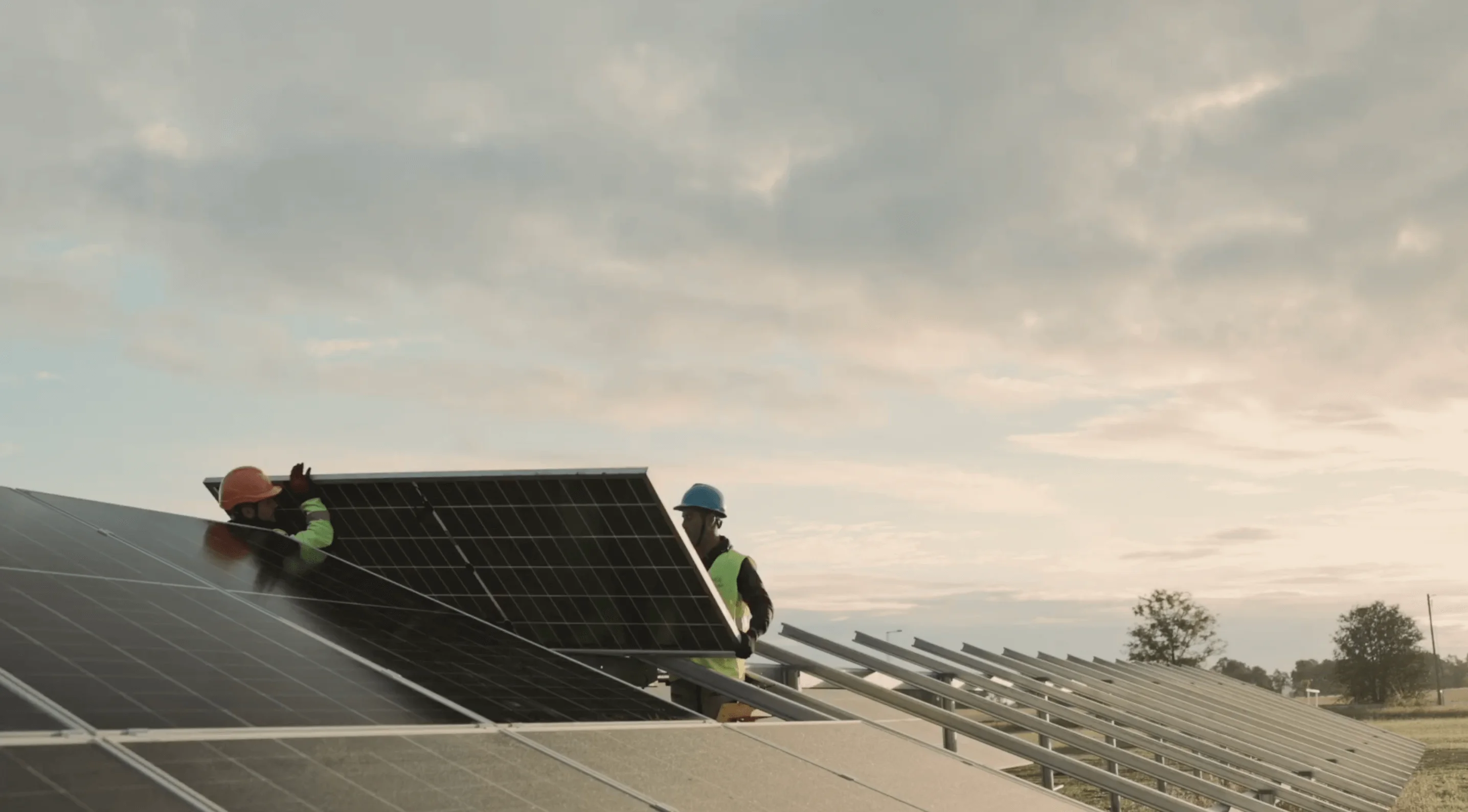 Monterar solceller - svea solar